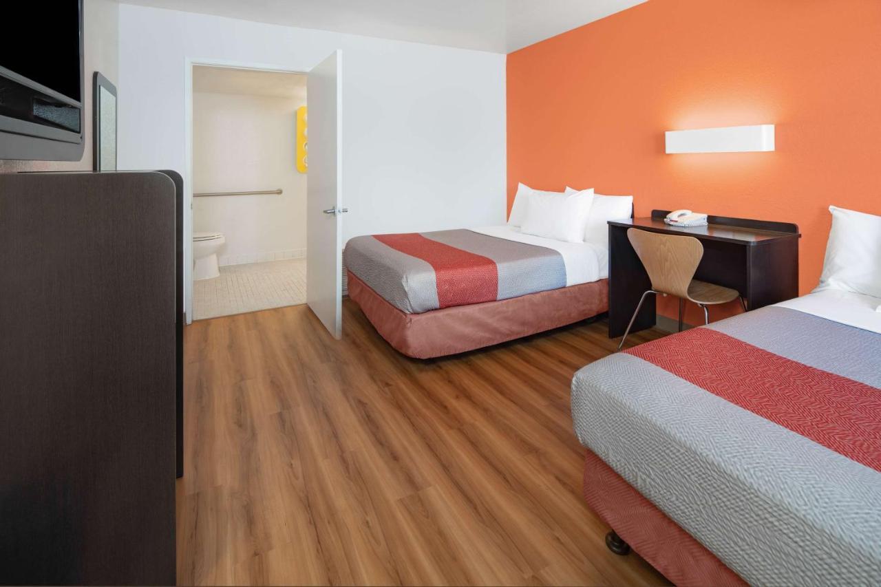 Motel 6-Thousand Oaks, Ca Ньюбери-Парк Экстерьер фото
