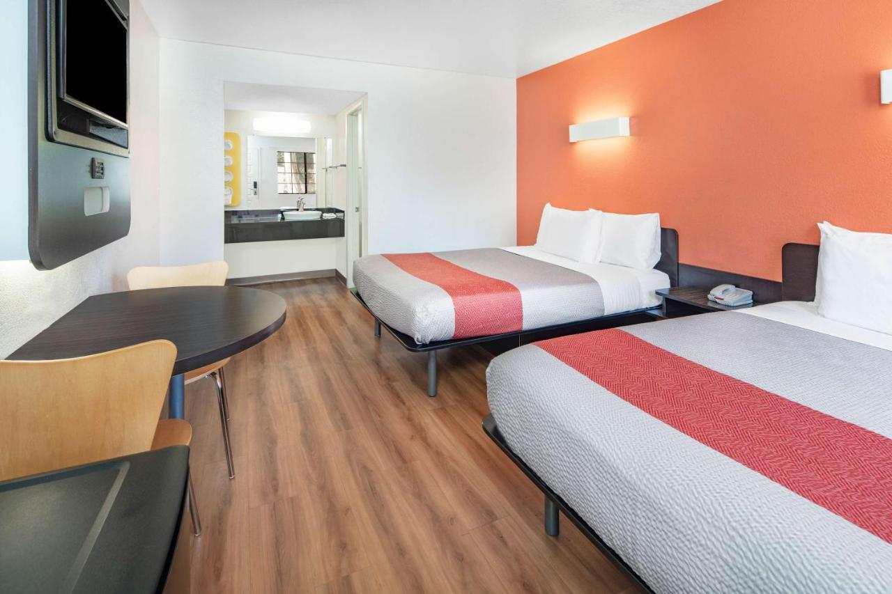 Motel 6-Thousand Oaks, Ca Ньюбери-Парк Экстерьер фото