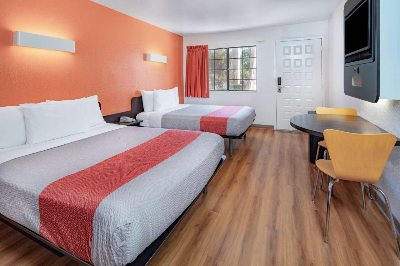 Motel 6-Thousand Oaks, Ca Ньюбери-Парк Экстерьер фото