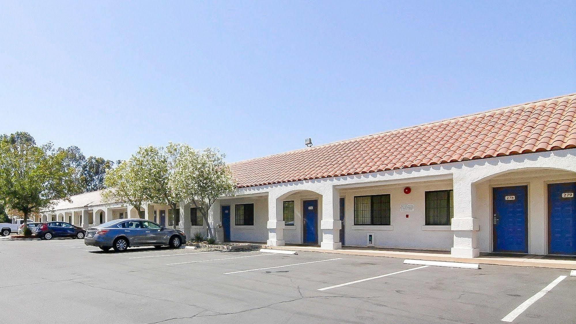 Motel 6-Thousand Oaks, Ca Ньюбери-Парк Экстерьер фото